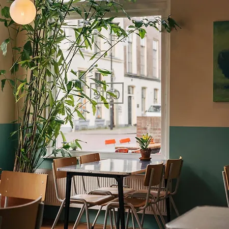 Cafe De Hotel