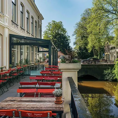 Cafe De Hotel